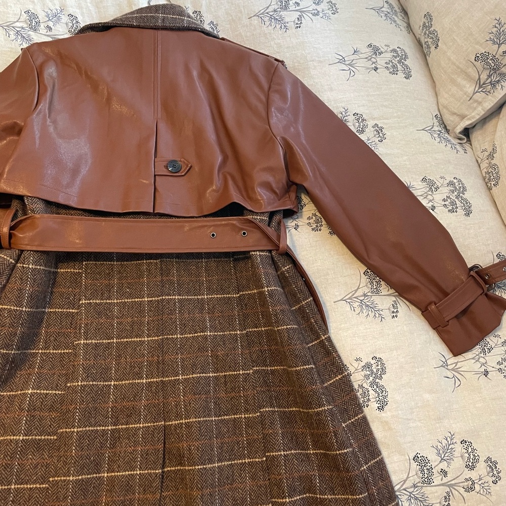 Wool-Blend Brown Trench Coat with Faux Leather Overlay - Picture 2 of 8